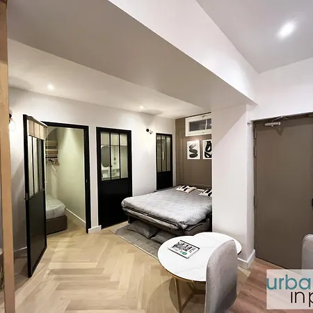 Urban Flat 178 - Cosy 2 Bedroom In Center Of