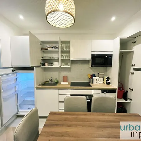 Urban Flat 178 - Cosy 2 Bedroom In Center Of *