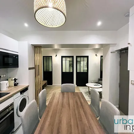 Urban Flat 178 - Cosy 2 Bedroom In Center Of *